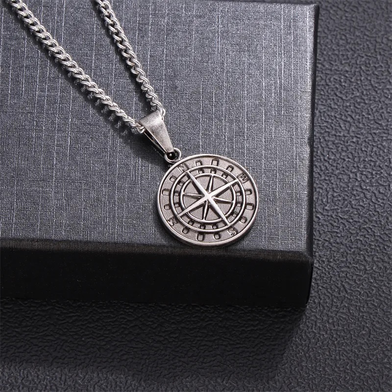Náhrdelník Compass - Strieborná
